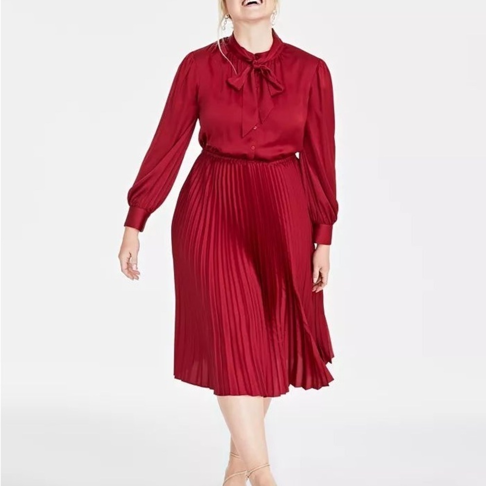 On 34th Women's Tie-Neck Pleated Midi Elegant Red Dress Size Medium
